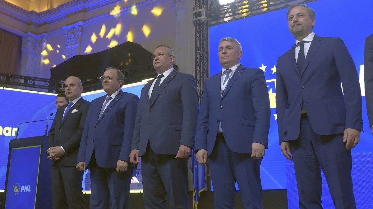 In imagine, de la stanga la dreapta: Rares Bogdan, Gheorghe Flutur, Nicolae Ciuca, Lucian Bode si Dan Motreanu. Foto: EDUARD VINATORU / MEDIAFAX FOTO / Hepta