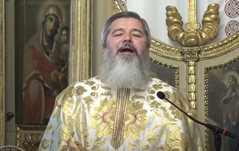 Predica filmată a unui preot din București: „Vaccinarea e un act medical, vorbiți cu medicii! Când vrei credit de la bancă, nu vii la părintele Vasile să-l întrebi”