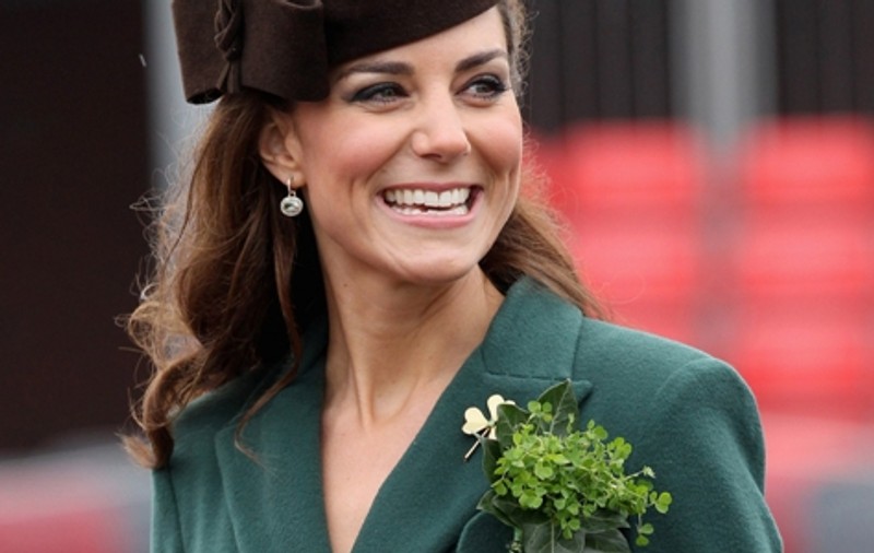Pentru Kate Middleton, monarhia britanică SCHIMBĂ o lege ce datează din 1688!