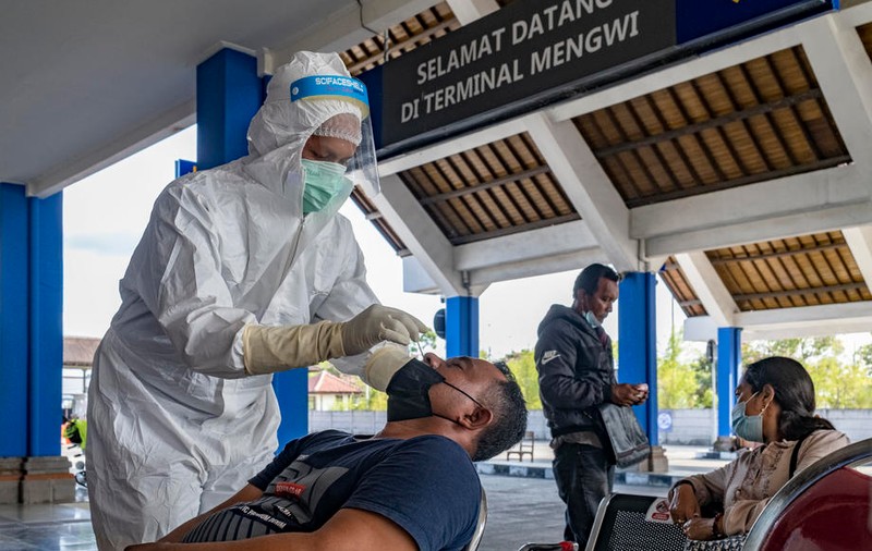 Tulpina Delta ar putea face SUA să impună testarea aleatorie a persoanelor vaccinate