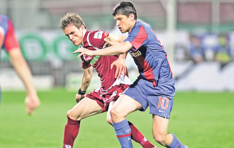 Le-au furat căpitanul! Chiar înaintea disputei de astăzi cu Rapid, Steaua a reuşit să-l transfere gratis pe Costin Lazăr