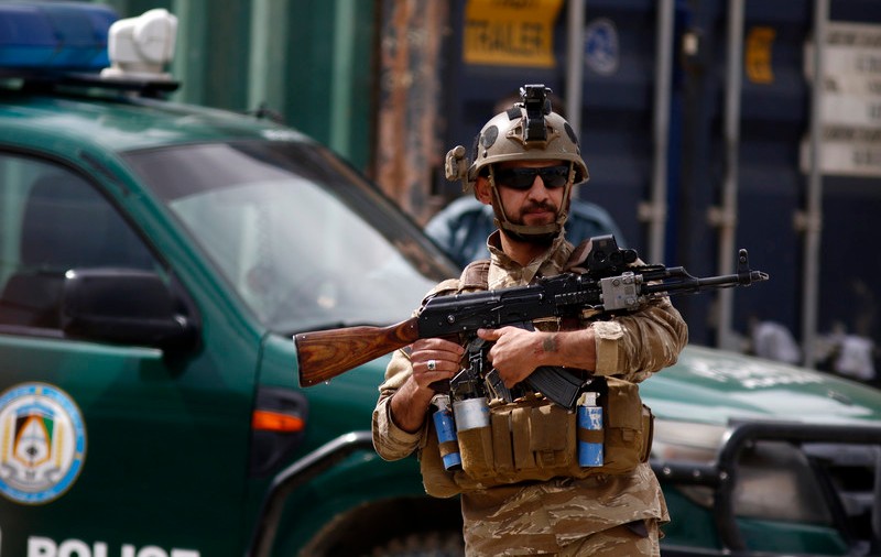 Atac armat într-o moschee din Kabul. Cel puțin 7 oameni au murit