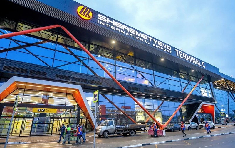 Alerte false cu bombe în Rusia: zbor amânat pe cel mai mare aeroport din Moscova și mall evacuat în Sankt Petersburg - VIDEO