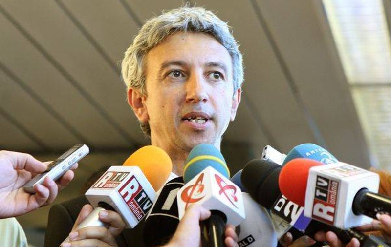Dan Diaconescu, celebru la LONDRA! Vezi de ce a fost luat cu asalt pe stradă de ”fani”!