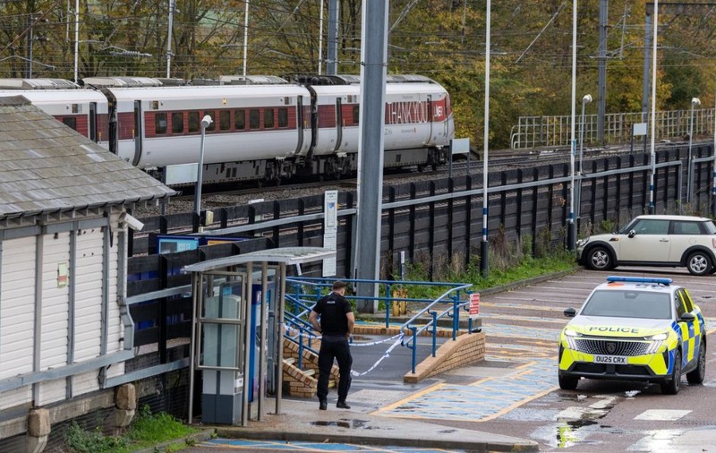 „Eroul din tren”: cum un angajat și conductorul au împiedicat o tragedie majoră în Anglia