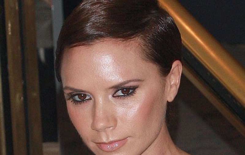Victoria Beckham refuză mâncarea din avioane