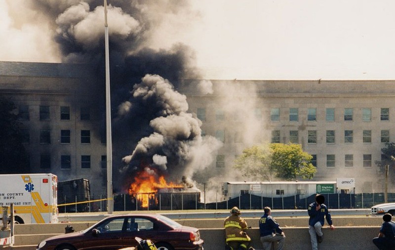 Poze de la atacul asupra Pentagonului de la 11 septembrie 2001, date publicității de FBI