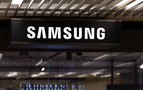 70.000 de angajați Samsung votează dacă doar unii dintre ei vor primi bonusuri de 300.000 de euro, după ce au amenințat cu intrarea în grevă