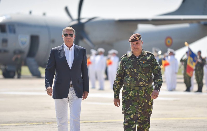 Mesajul președintelui Klaus Iohannis, de Ziua Aviaţiei. "O zi care onorează curajul şi devotamentul temerarilor zborului"