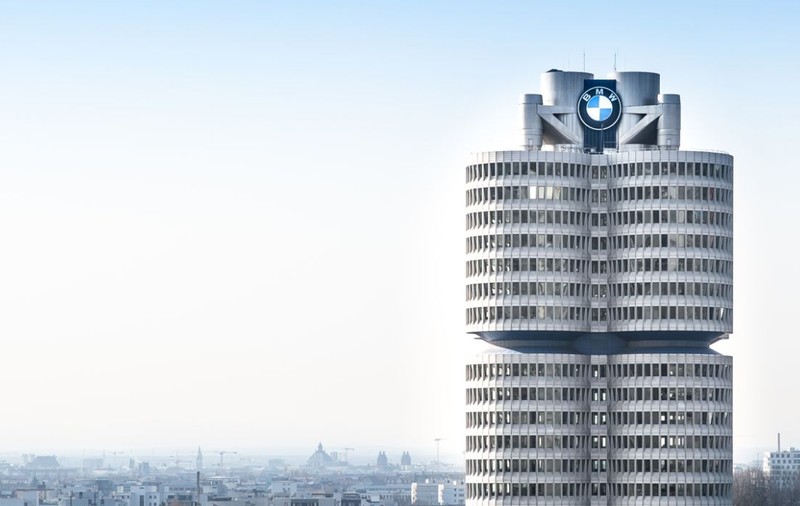 BMW taie 8.000 de locuri de muncă la nivel global. Presiunea Chinei ajunge și la ultimul „bastion” auto german