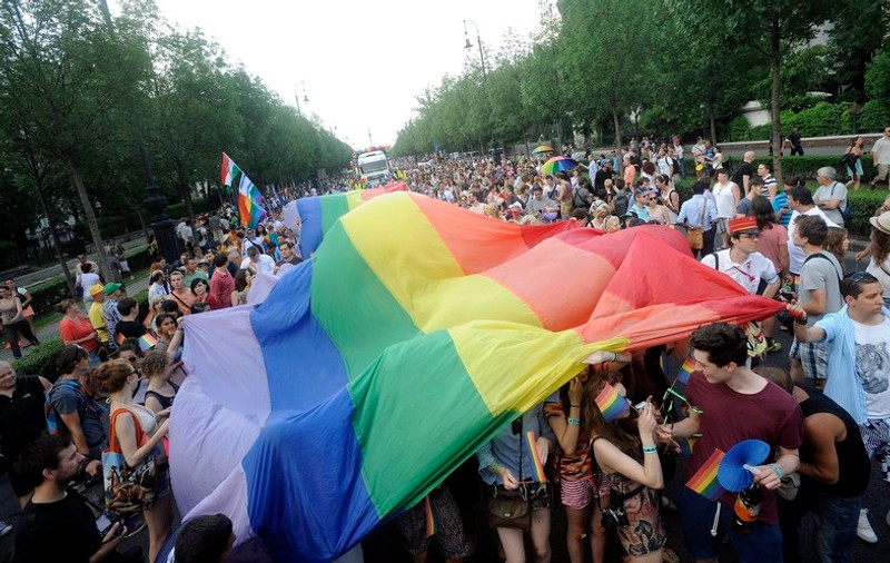 Uniunea Europeană, preocupată de noua lege din Ungaria privind comunitatea LGBT