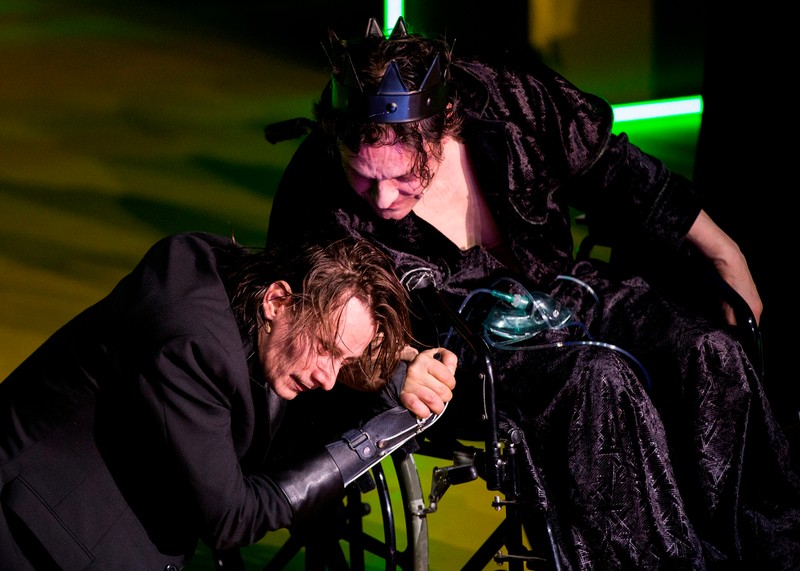 Imagine din piesa „Richard al III-lea”, de la Teatrul Bulandra