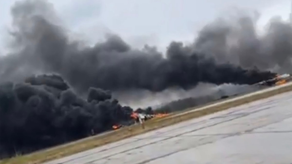 Incendiu puternic la baza Olenia (regiunea Murmansk) după operațiunea ucraineană „Pânză de păianjen” Foto: Profimedia
