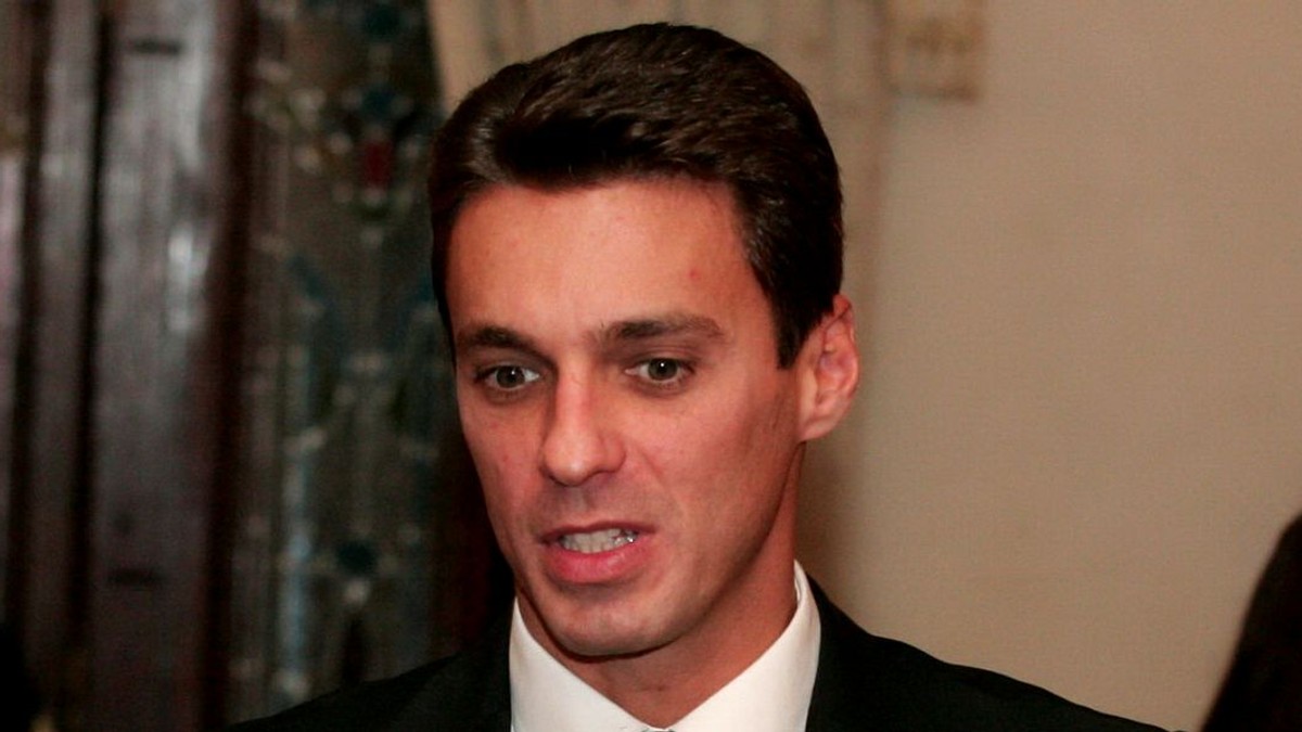 Mircea Badea se revoltă contra artiștilor care iau bani grei de la primării pentru o cântare. Reacția, după ce Andra a încasat 1.000 de lei pe minut