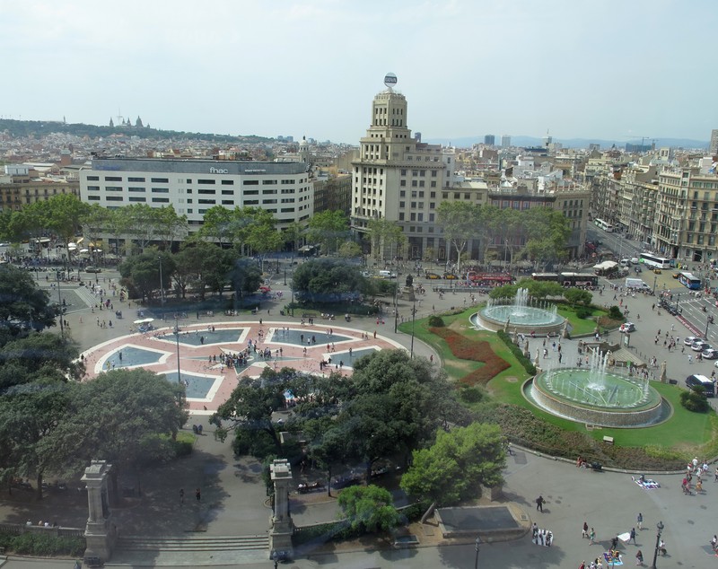 Teroare în Barcelona | Autorul atacului este în continuare căutat de polițiști. Bilanțul atentatului: 14 morți și 130 de răniți