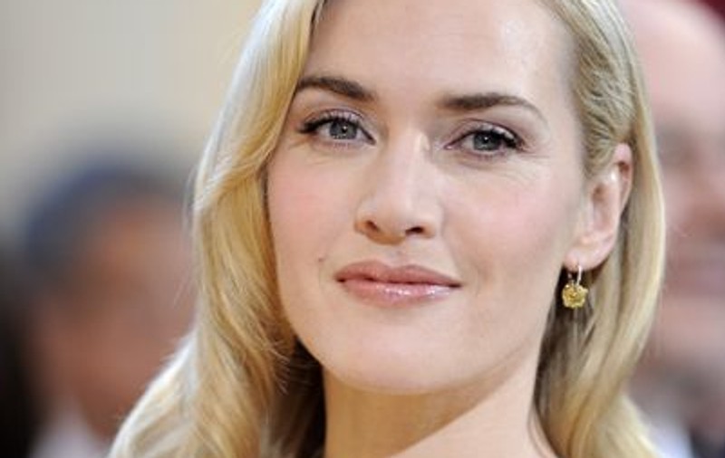 În noaptea incendiului, Kate Winslet a fugit în cameră să-şi pună sutienul