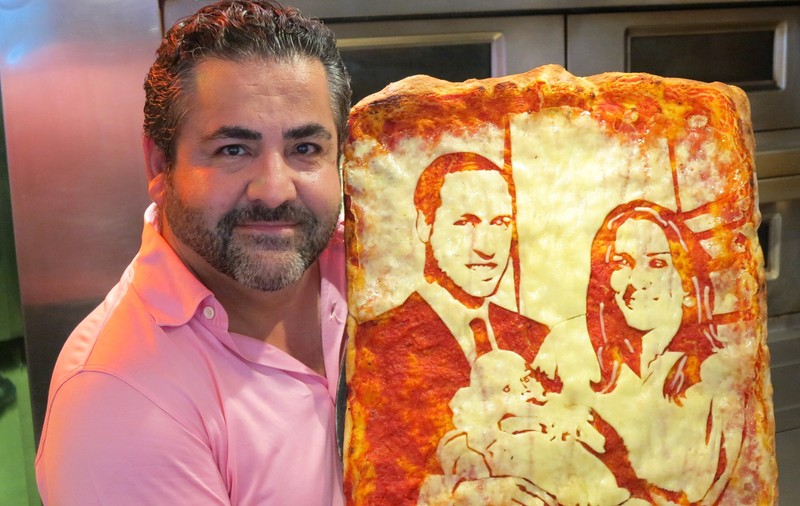 LIPSĂ DE IMAGINAŢIE, sau PROMOVARE a unui BRAND DE ŢARĂ? Uite cum au marcat italenii naşterea Prinţului George | FOTO