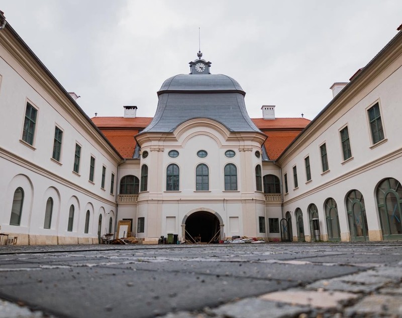 S-a redeschis Castelul Teleki: „Comoara Mureșului” care măsoară timpul în 52 de camere și 365 de ferestre