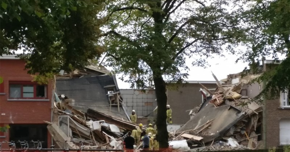 Explozie în orașul Antwerp din Belgia. Mai multe persoane sunt blocate sub dărâmături /