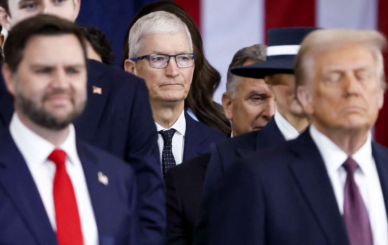 Apple a anunțat oficial că va avea un nou CEO: cine îi ia locul lui Tim Cook la cârma gigantului tech