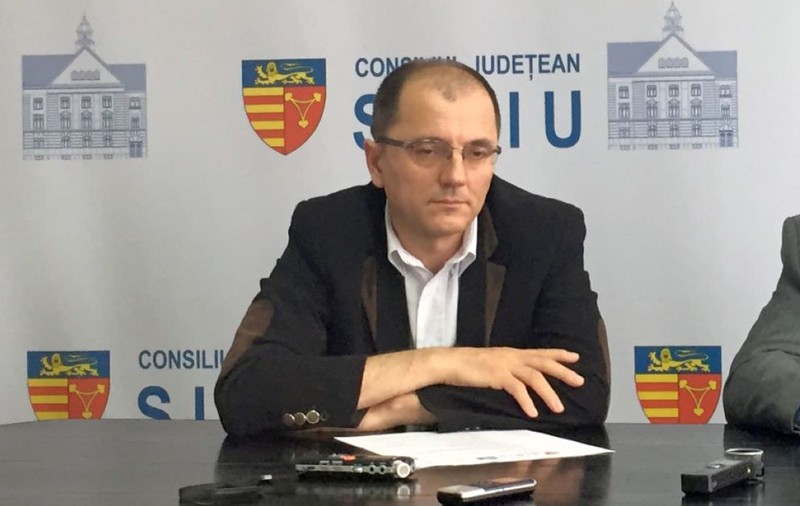 Un profesor universitar din Sibiu e acuzat de mai multe forme de abuz asupra studenților. Reacția Universității