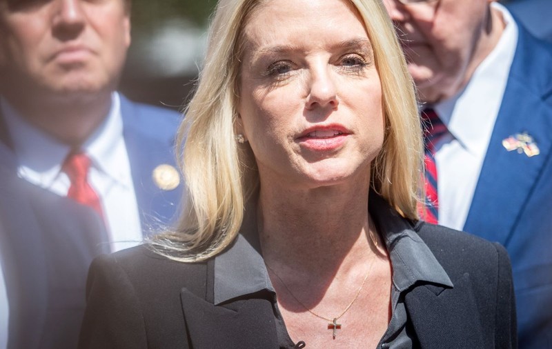 Donald Trump a ales-o pe Pam Bondi pentru funcția de procuror general al SUA, după ce Matt Gaetz s-a retras