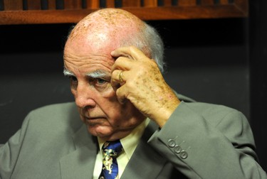 Fostu jucător de tenis, Bob Hewitt FOTO: AP