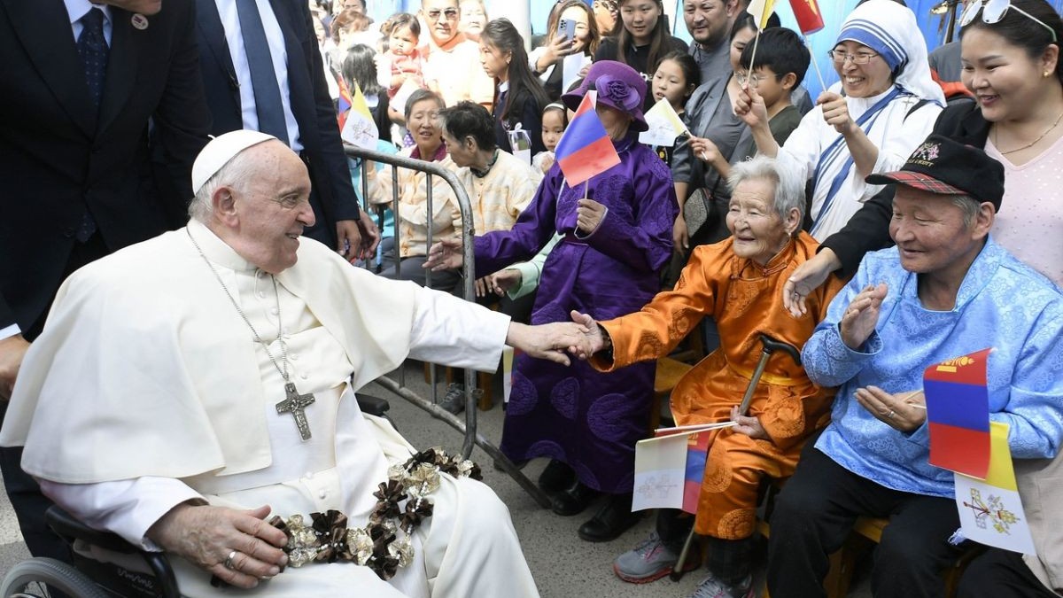 Papa Francisc a murit