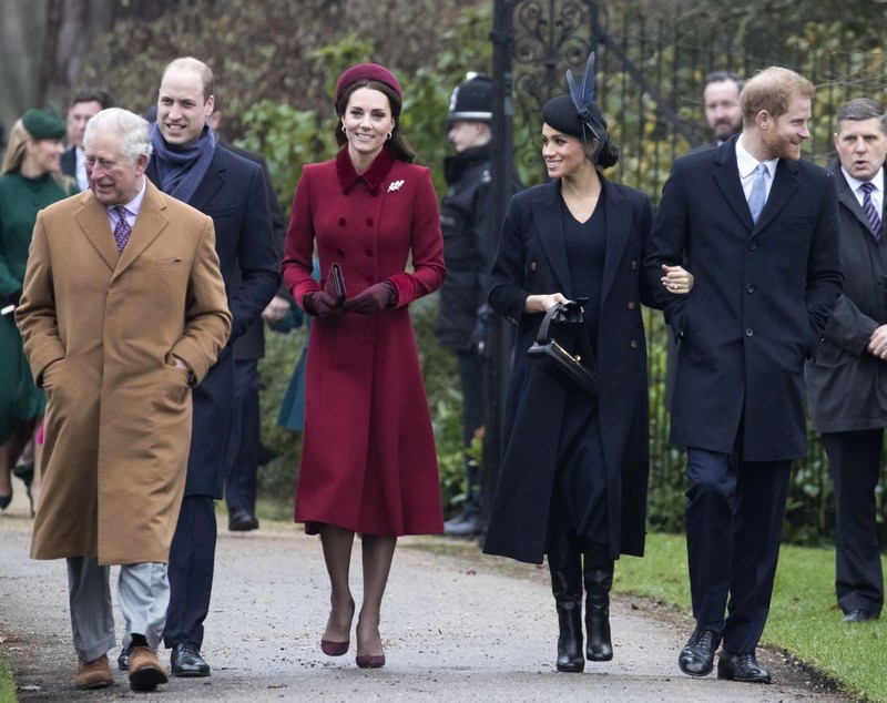 FOTO | Meghan și Kate, apariție neașteptată la slujba de Crăciun! Cum se înțeleg cele două