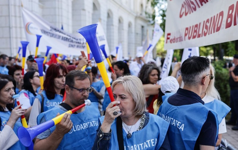 Sindicatele critică măsurile fiscale: „E ca și cum ospătarul îți aduce ciorba și apoi ți-o ia înapoi”