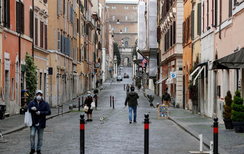 Italia a raportat cei mai puțini morți din ultima lună. Bilanțul zilnic al îmbolnăvirilor, sub 1.000