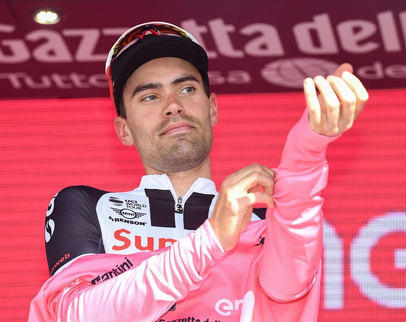 Ciclistul Tom Dumoulin a fost doborât de diaree, în Turul Italiei. Ar putea rata câștigarea ”Il Giro” | VIDEO