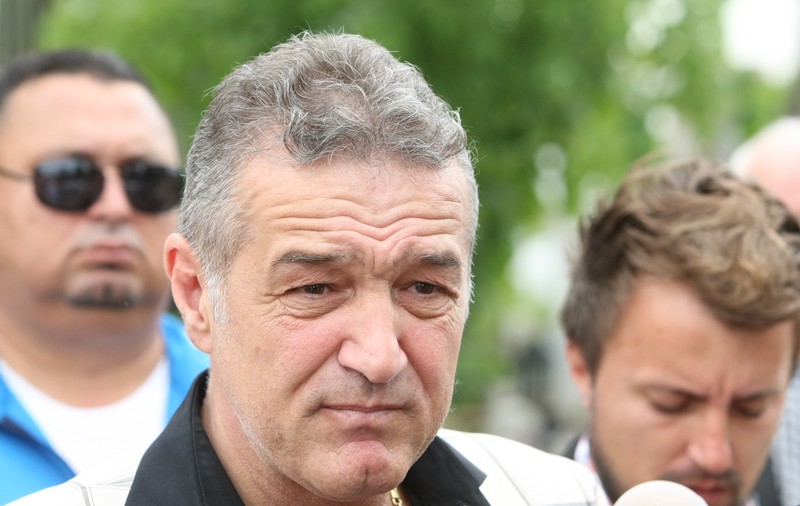 Gigi Becali și Ion Crăciunescu s-au luat la bătaie după un joc de poker! ^Toate detaliile