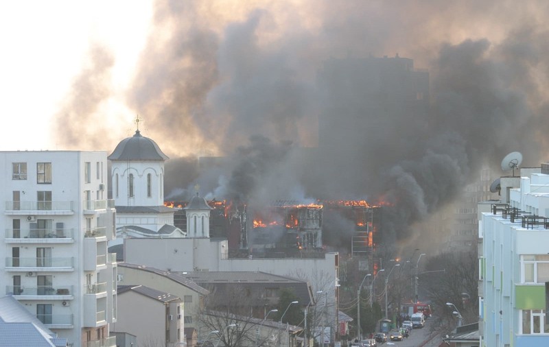 A fost deschis dosar penal pentru distrugere, după incendiul de la complexul comercial Prosper din Capitală