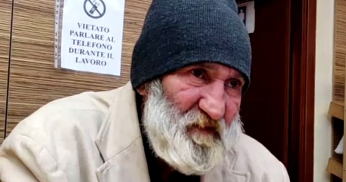 Cât câștigă românul fără adăpost din Italia căruia viceprimarul i-a aruncat păturile la gunoi