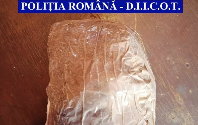 Rețea de trafic de droguri de mare risc, descoperită de DIICOT. Șase persoane au fost arestate preventiv