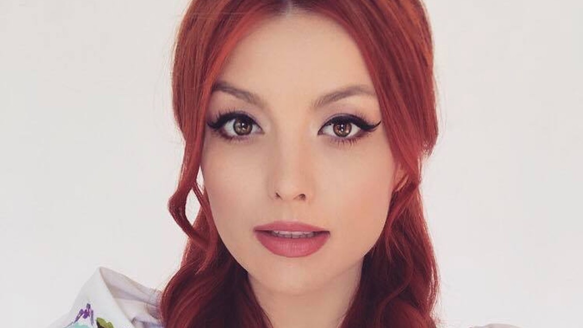 Surpriză pentru graviduța Elena Gheorghe. Ce cadou a primit artista
