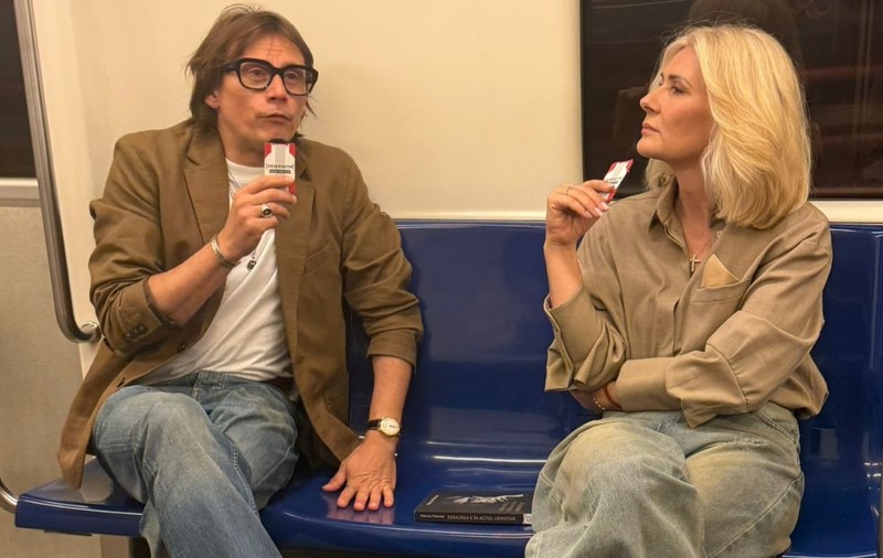 Alessandra Stoicescu, gazda primului podcast filmat în metrou. Actorul Marius Manole este invitatul ei