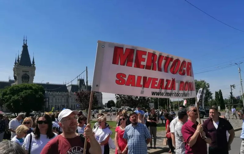 Reacția sindicaliștilor de la Iași despre oprirea protestelor profesorilor: „Greva nu s-a încheiat, vorbim de o suspendare condiționată. Așteptăm OUG de astăzi”