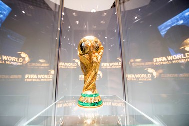 Acesta este trofeul Cupei Mondiale FOTO: EPA/ENNIO LEANZA
