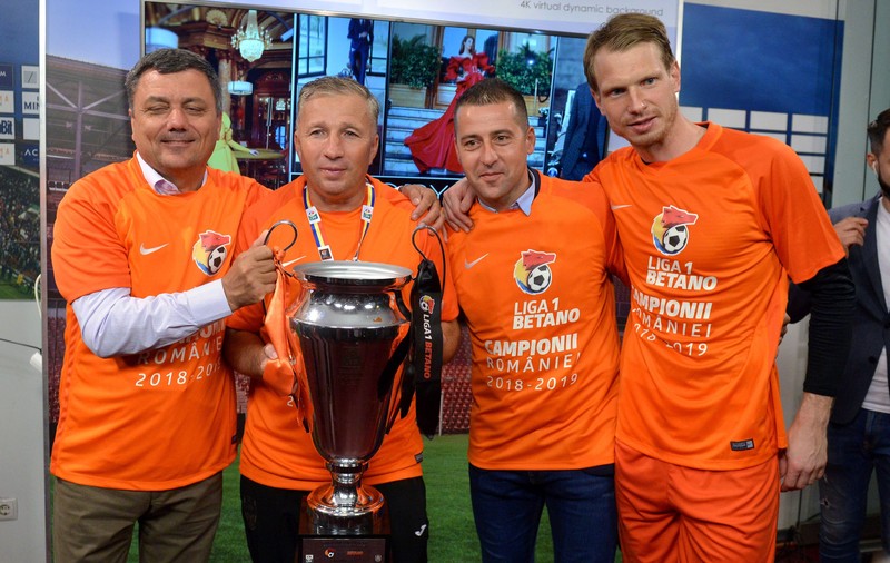 Dan Petrescu este la al treilea titlu de campion ca antrenor în 10 ani, al doilea la rând cu CFR Cluj: „Sunt prea buni, m-au îmblânzit”