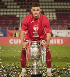 Cu trofeul Cupei României