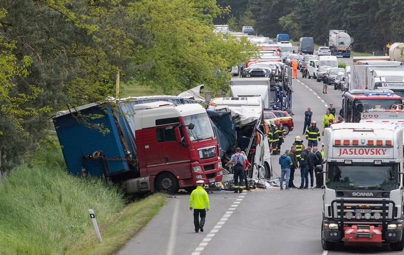 „Este clar că șoferul român al camionului a greșit”, scrie presa maghiară, după accidentul cu 60 de victime din Slovacia