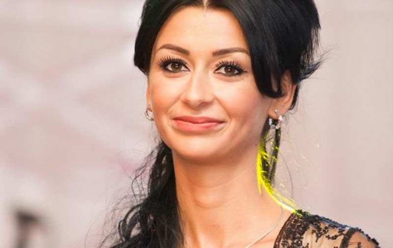 Denisa de la Bambi se teme că va avea probleme cu banii în 2017. Superstiția care a pus-o pe gânduri