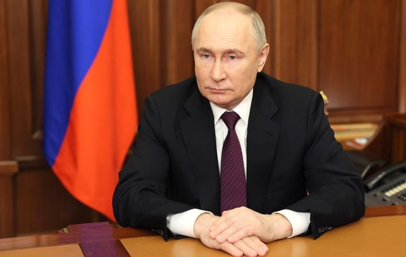 Posturile TV din Rusia s-au pregătit de trei ori, în timpul nopții, pentru declarațiile lui Putin despre atentat, însă degeaba