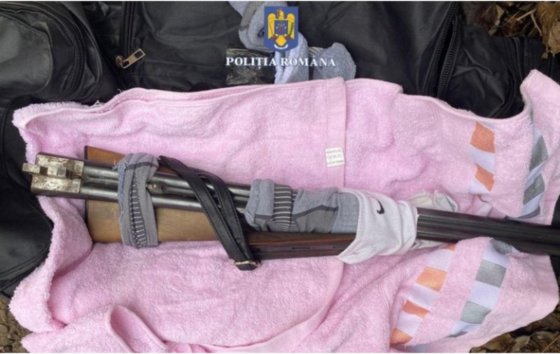 În Galați, un bărbat dat în urmărire pentru ultraj, a fost prins de poliţişti în timp ce încerca să vândă o armă de vânătoare şi cartuşe