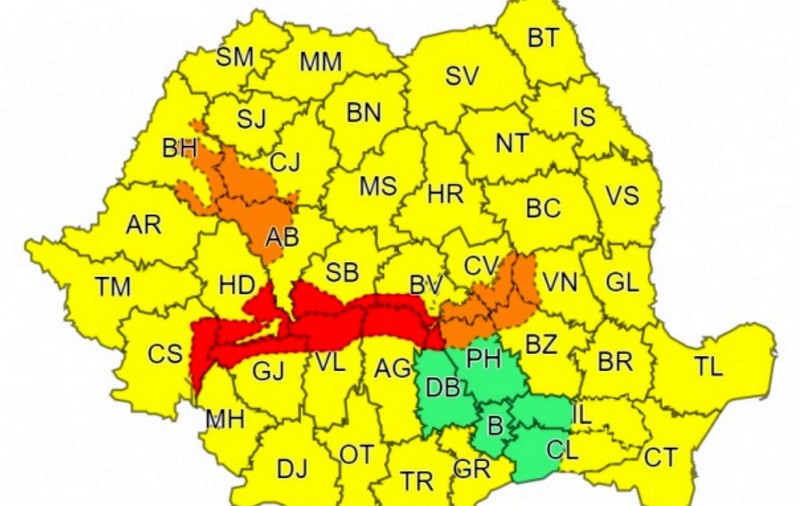 România, sub avertizări de vreme rea: răcire accentuată a vremii și vânt puternic. Cod roșu în unele zone de munte