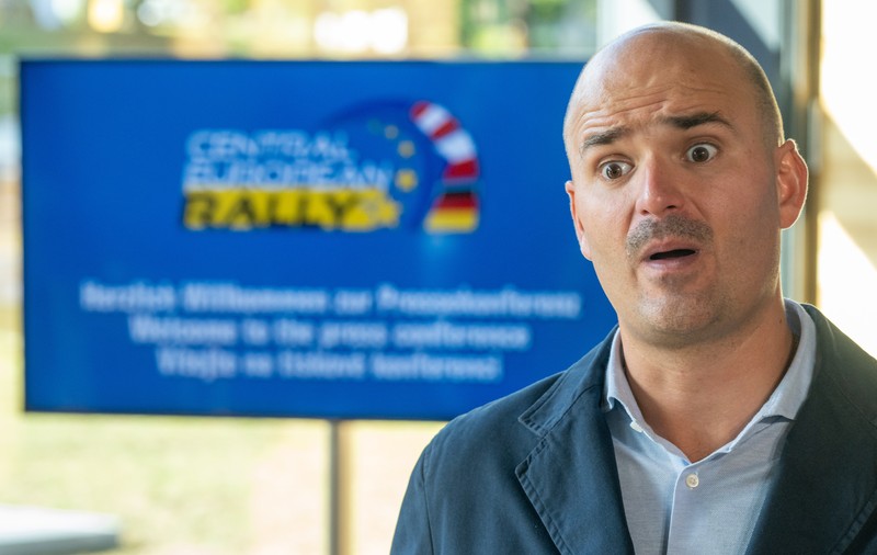Prințul Albert de Thurn und Taxis a căzut 50 de metri într-o prăpastie, în timpul unui raliu și este grav rănit: „Am avut 7 îngeri păzitori”