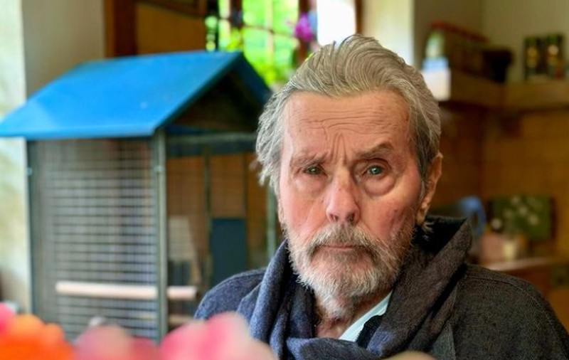 Fiica lui Alain Delon a publicat o fotografie cu tatăl ei „cu acordul său”. „Mi s-a părut că era chipeş”