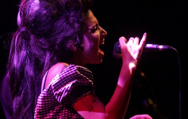 Amy Winehouse era în viaţă când medicii au ajuns la ea